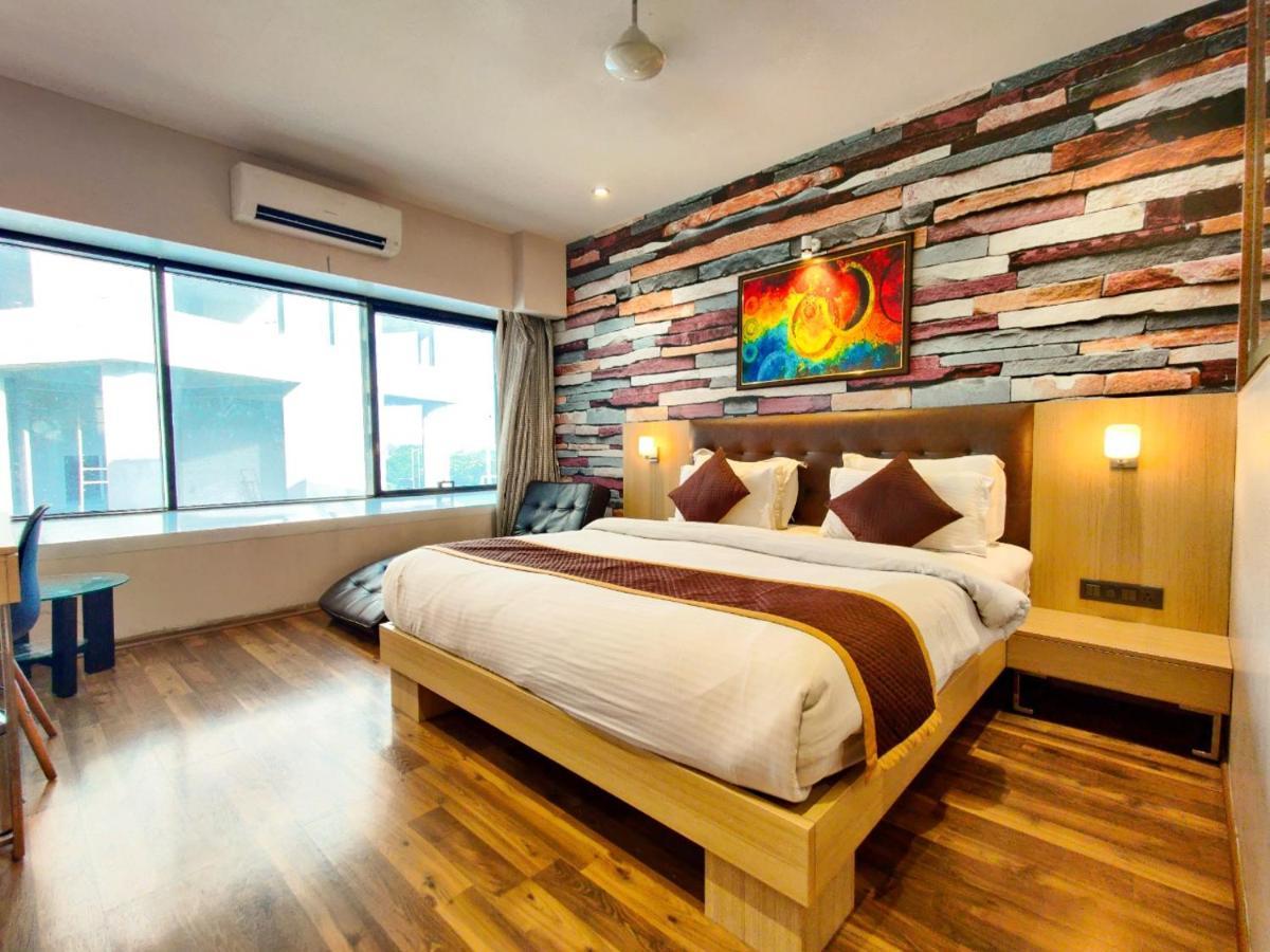 Hotel Sadbhav Villa Surat Dış mekan fotoğraf