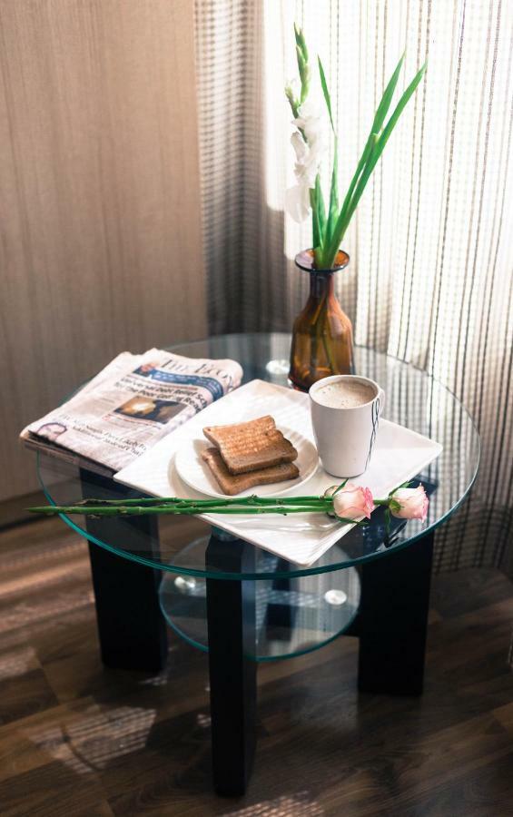 Hotel Sadbhav Villa Surat Dış mekan fotoğraf